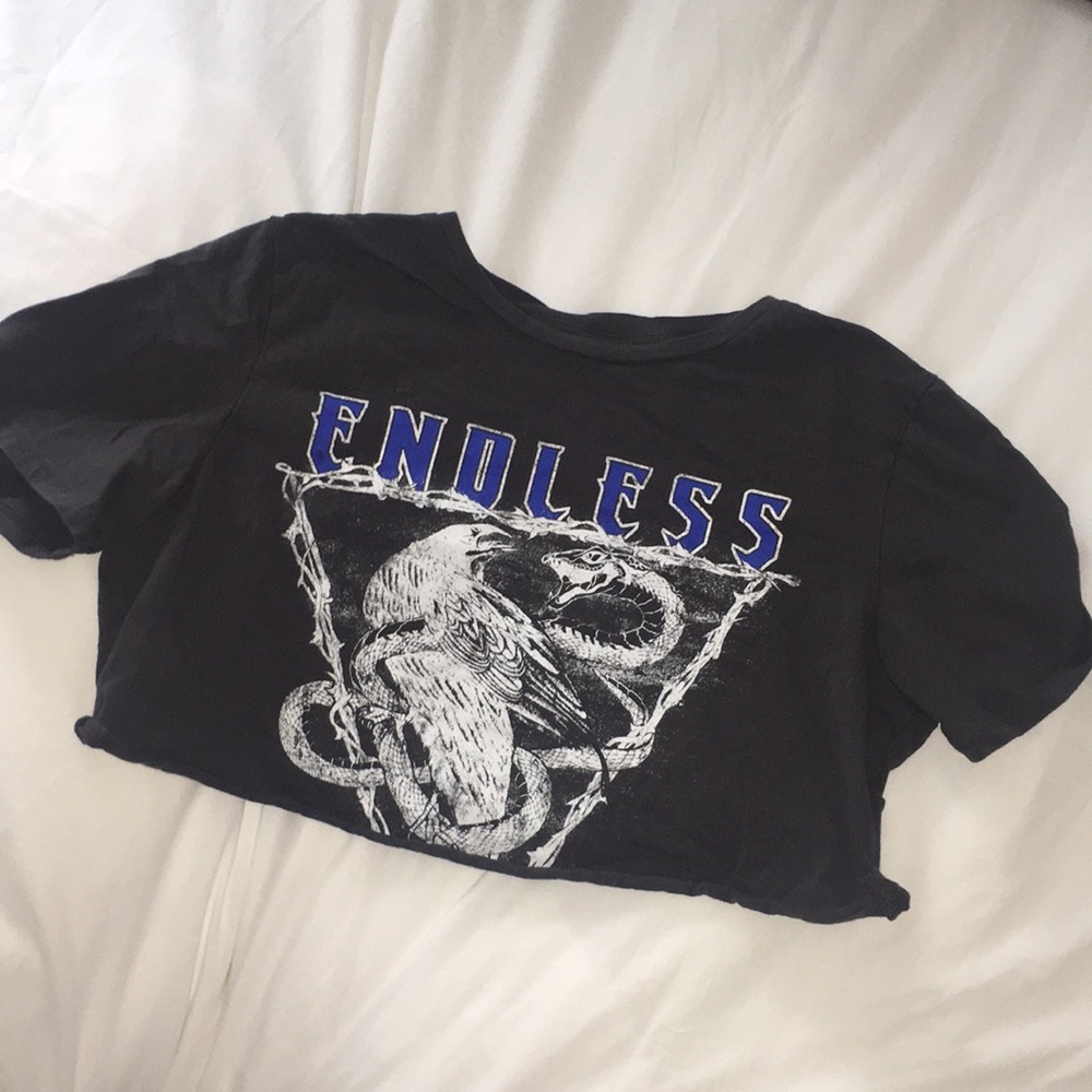 Crop graphic tee